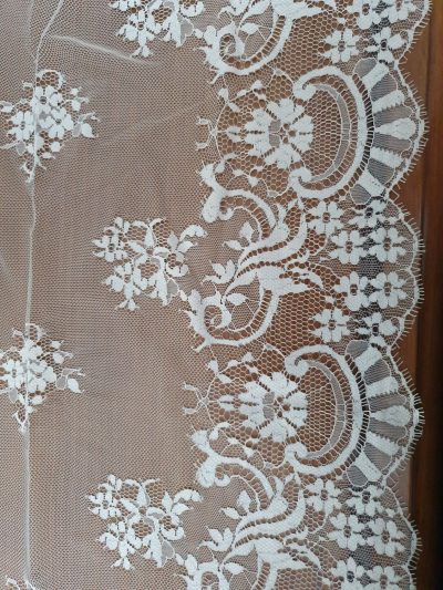 MANTILLA BLANCA 81820